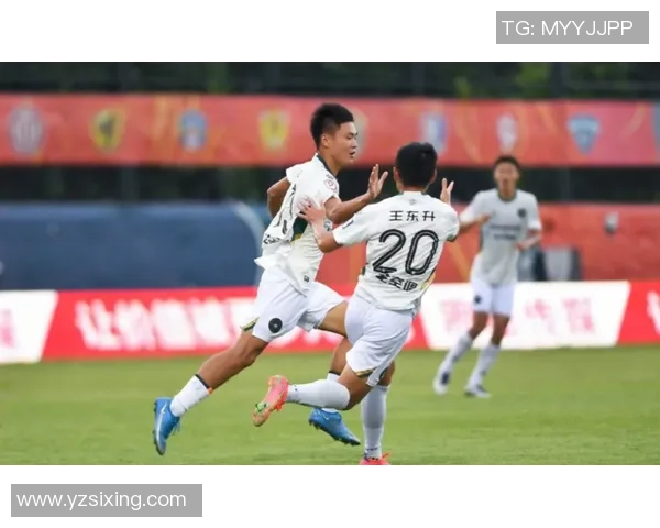 上海足球队以58分稳居大师赛积分榜首位争冠形势愈发明朗 上海足球队以58分稳居大师赛积分榜首位争冠形势愈发明朗