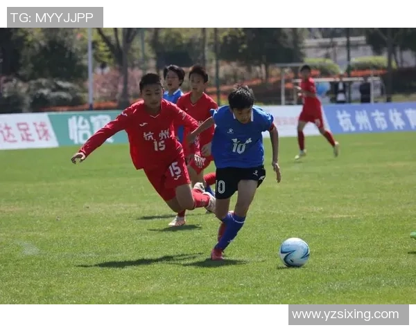 探索尺寸足球的魅力与挑战如何影响青少年运动发展与团队合作精神