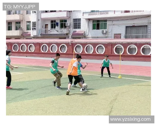 老师为学生们购置足球激发运动热情与团队合作精神